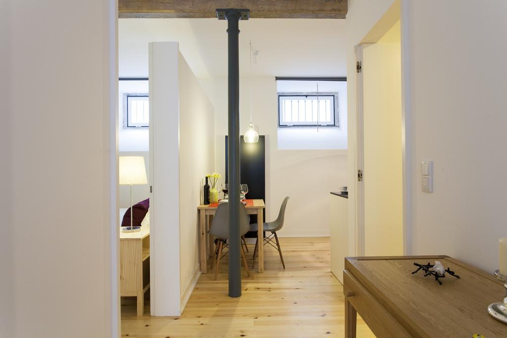 ליסבון Joivy Cosy 1-Bed Flat With Workspace In Santa Catarina, Moments From Luis De Camoes Sq חדר תמונה