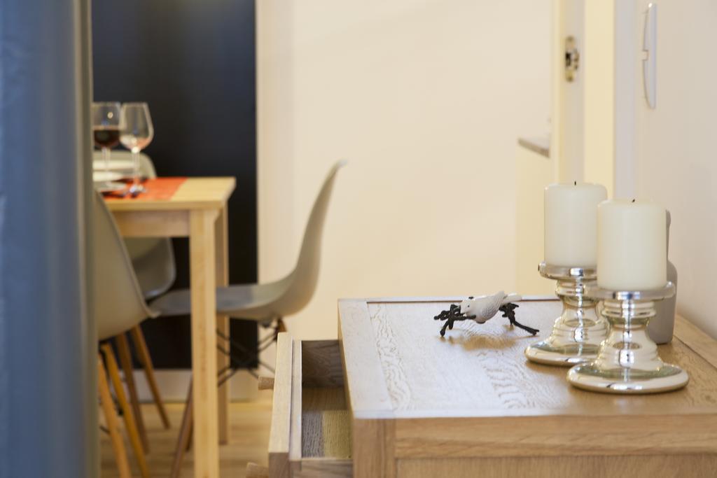 ליסבון Joivy Cosy 1-Bed Flat With Workspace In Santa Catarina, Moments From Luis De Camoes Sq חדר תמונה