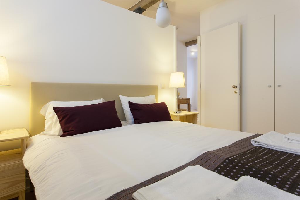 ליסבון Joivy Cosy 1-Bed Flat With Workspace In Santa Catarina, Moments From Luis De Camoes Sq חדר תמונה