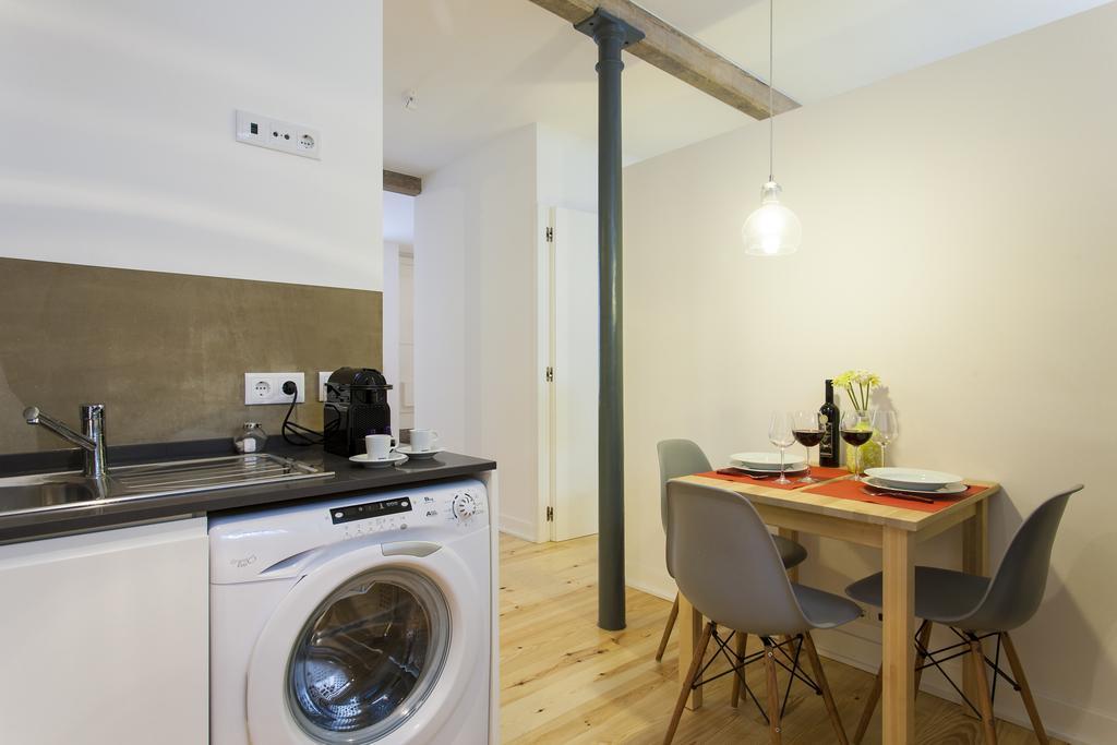 ליסבון Joivy Cosy 1-Bed Flat With Workspace In Santa Catarina, Moments From Luis De Camoes Sq חדר תמונה