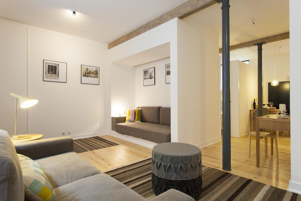 ליסבון Joivy Cosy 1-Bed Flat With Workspace In Santa Catarina, Moments From Luis De Camoes Sq חדר תמונה
